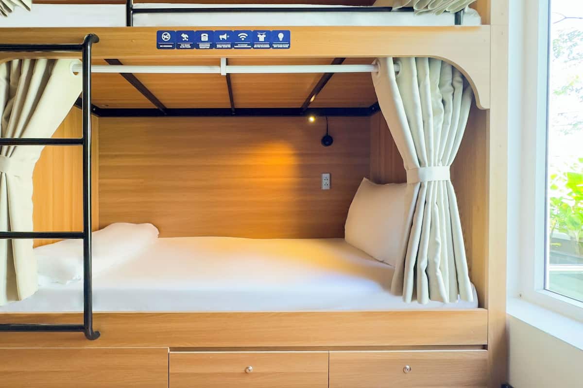 Minibar, safe på rommet, skrivebord og wi-fi (inkludert)