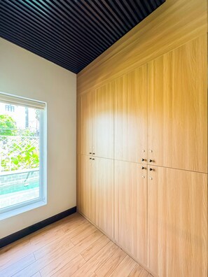 Minibar, in-room safe, desk, free WiFi - Hoi An Canal House Riverside By Haviland (Da Nang)