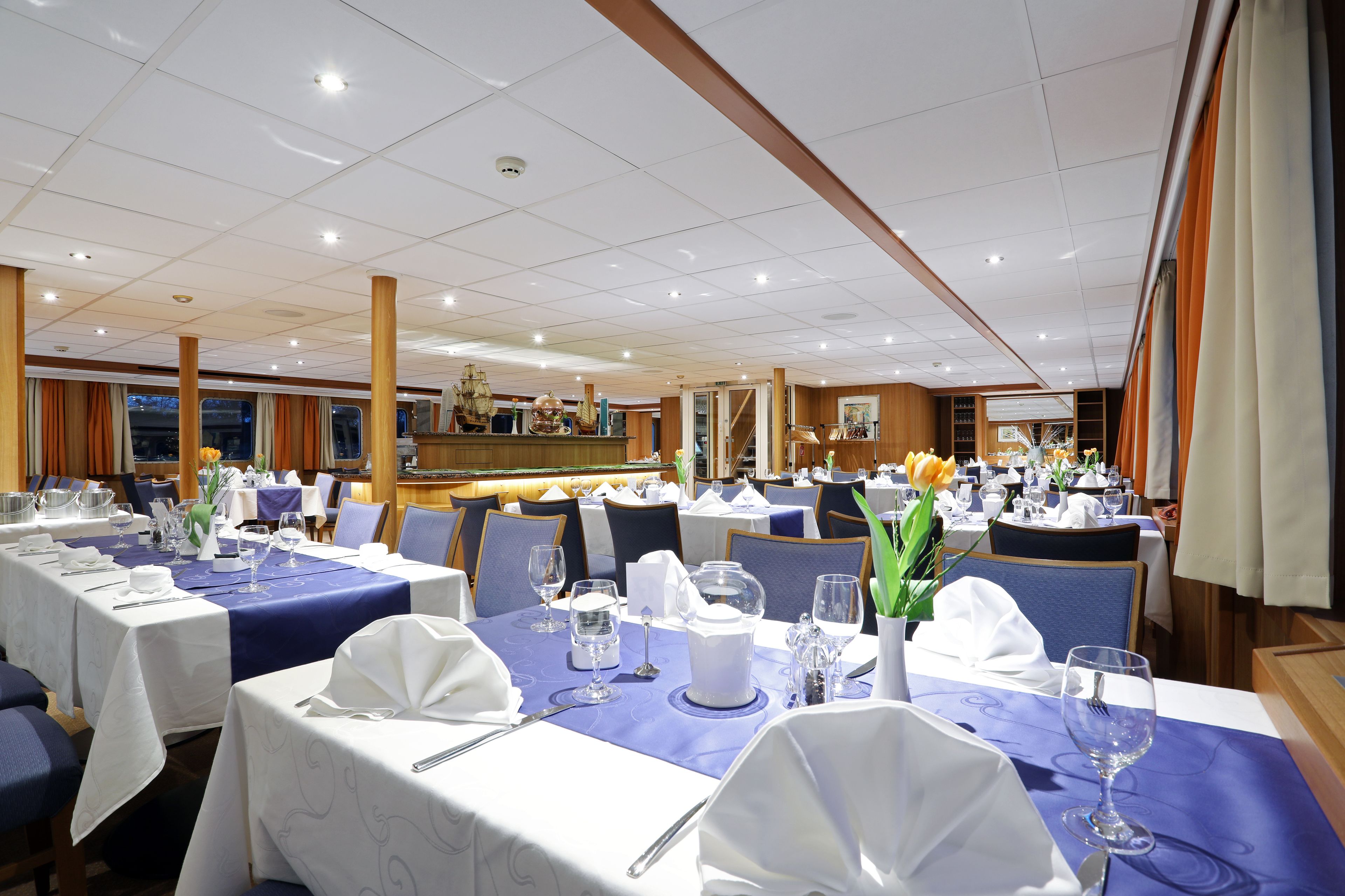 lunch and dinner served, mediterranean cuisine