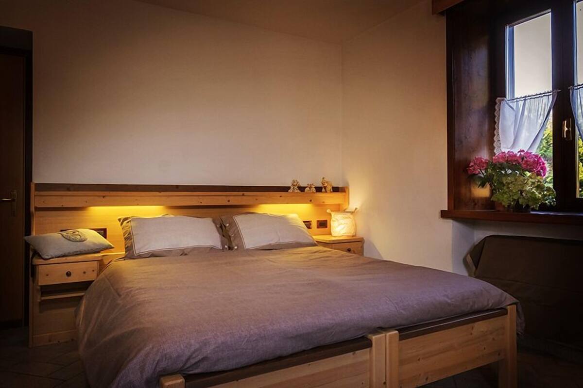 In-room safe, iron/ironing board, rollaway beds, free WiFi