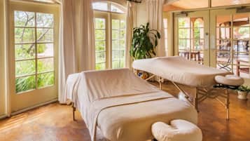 Couples treatment rooms, hot springs, body treatments, aromatherapy