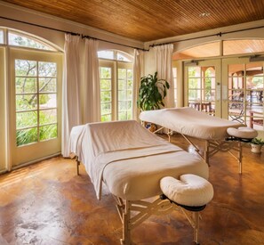 Couples treatment room(s), hot springs/mineral springs, body treatments