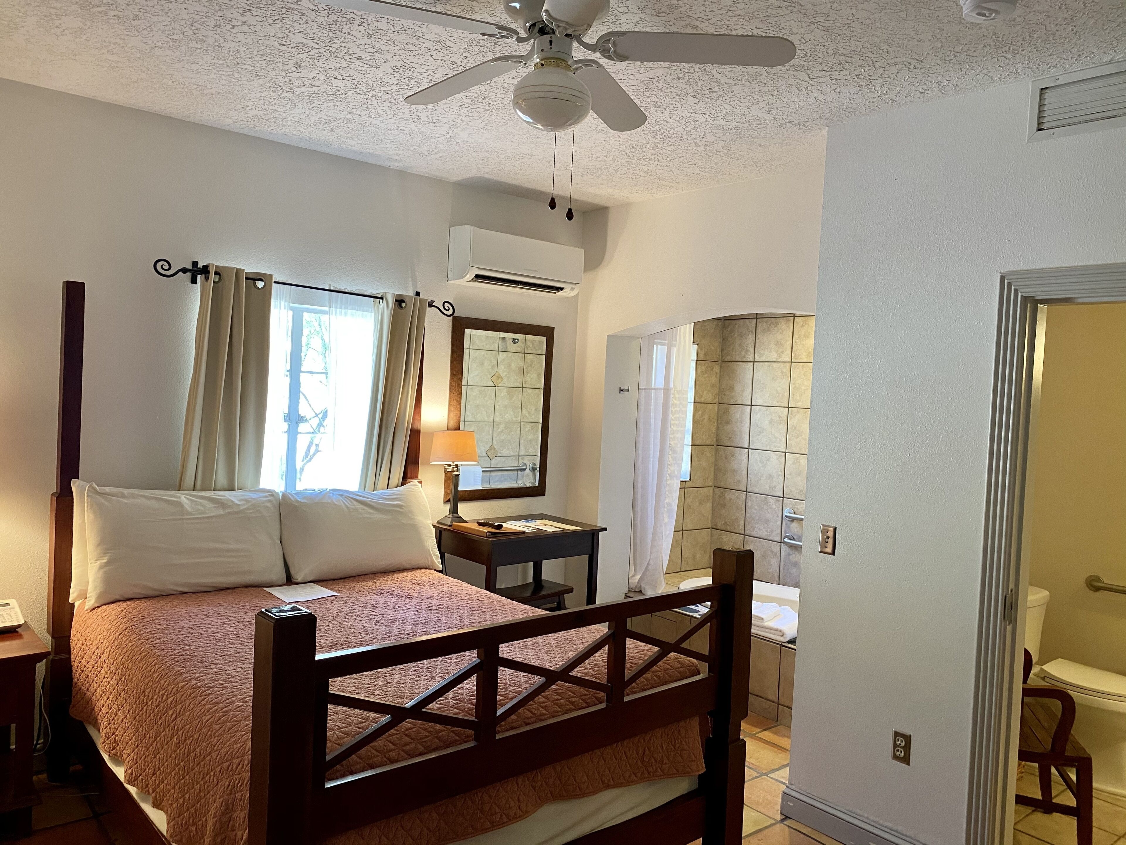 deluxe room, 1 queen bed, ground floor | individually decorated, desk, free wifi, bed sheets