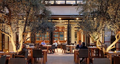 Luskin Hotel