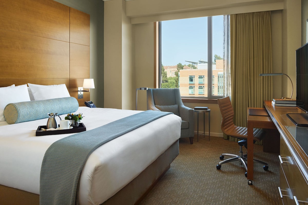 1 bedroom, hypo-allergenic bedding, in-room safe, desk