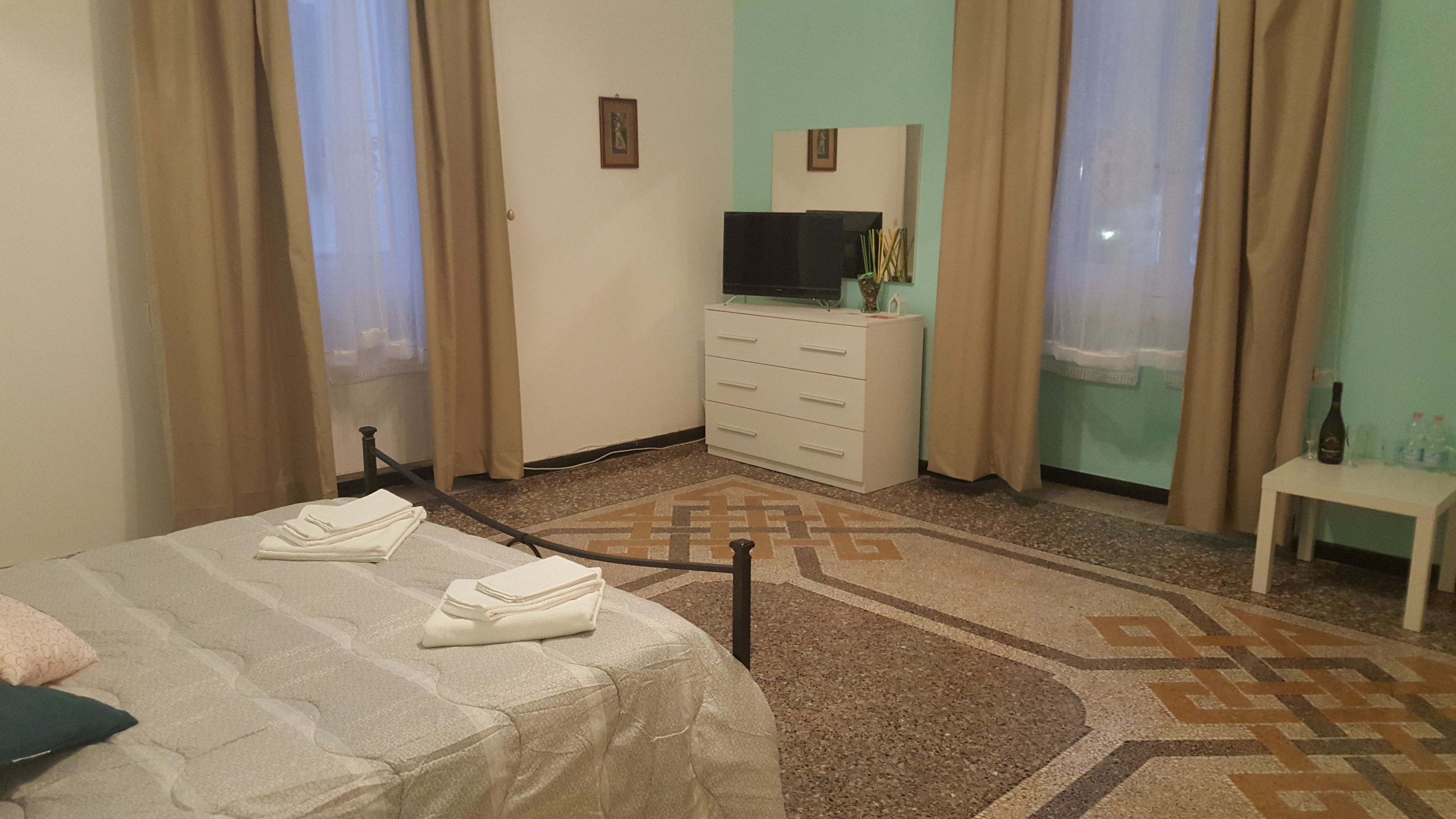 Hypo-allergenic bedding, down comforters, free minibar, in-room safe