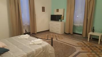 Hypo-allergenic bedding, down comforters, free minibar, in-room safe