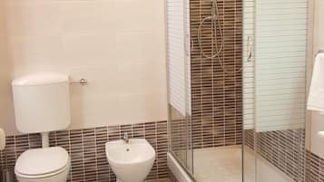 Doccia, vasca da bagno a immersione totale, soffione a pioggia