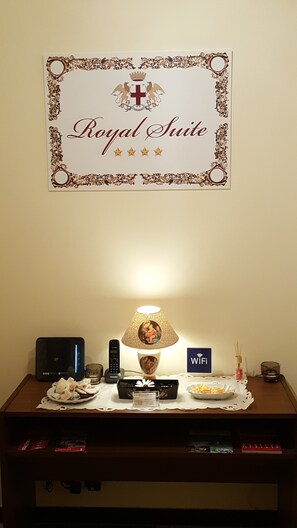 Hallway - Royal Suite (Genoa)