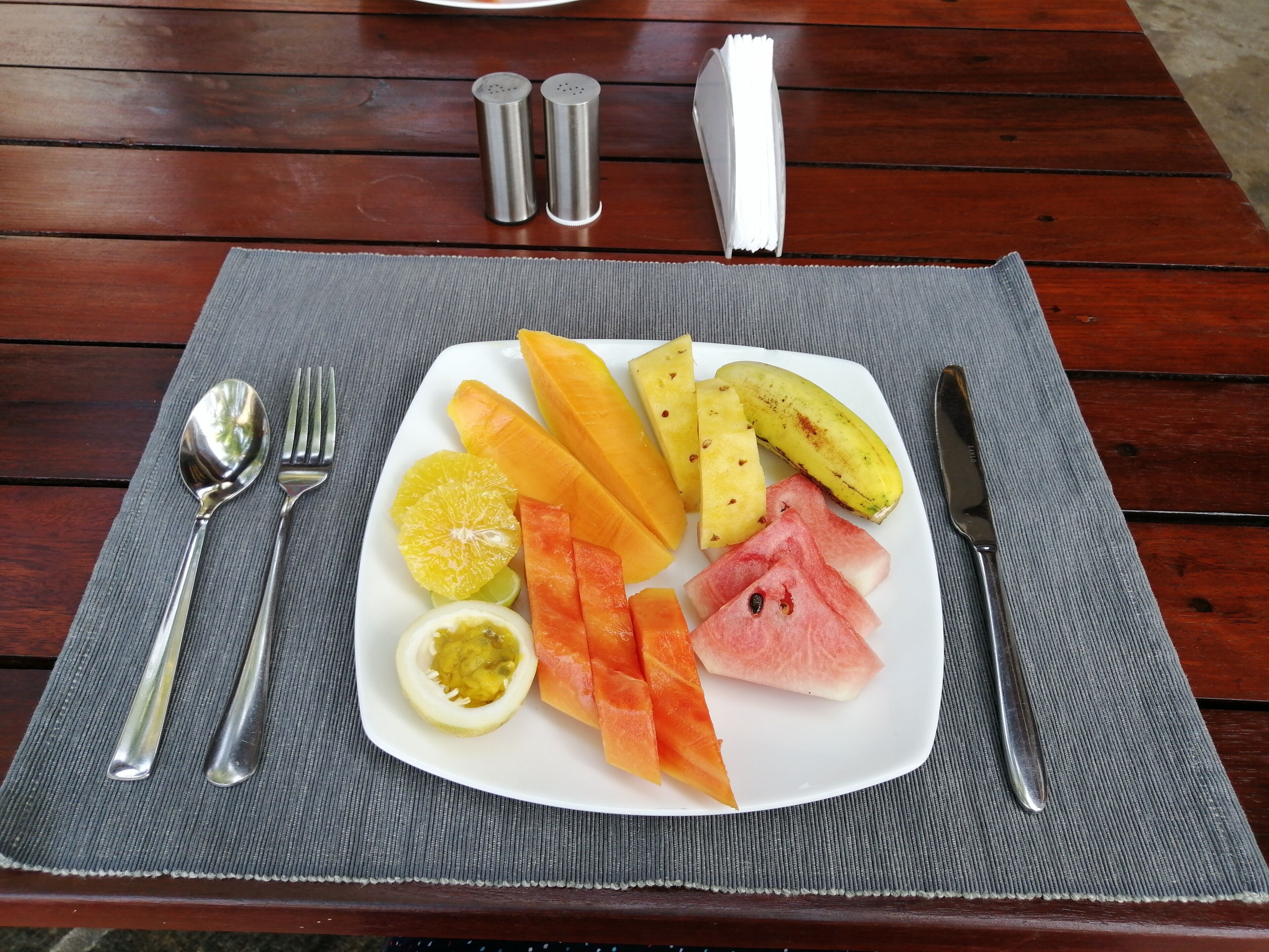 daily continental breakfast (usd 10 per person)