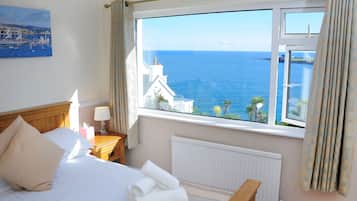 Panoramic-Doppelzimmer, Meerblick (Room 7) | Hochwertige Bettwaren, Betten mit Memory-Foam-Matratzen, Schreibtisch