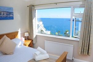 Habitación panorámica doble, vistas al mar (Room 7) | Ropa de cama de alta calidad, colchones viscoelásticos, escritorio