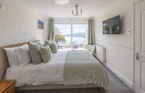 豪華套房, 庭院, 海景 (Room 11) | 高級寢具、記憶床墊、書桌、免費無線上網