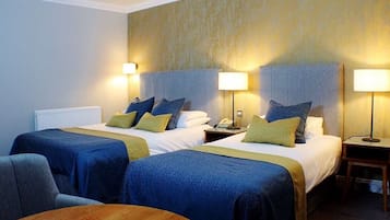 Family Room (PARTIAL SEA VIEW)