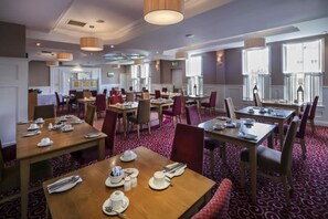 Desayuno completo incluido todos los días 