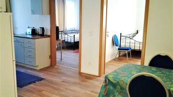 Double Room, Shared Bathroom (Zi 1-2-3 (1.OG.)) | Miscellaneous