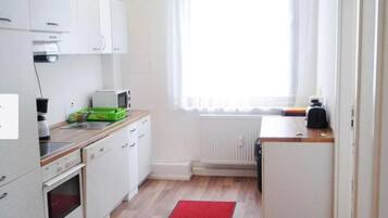 Standard Apartment, Private Bathroom | Private kitchen