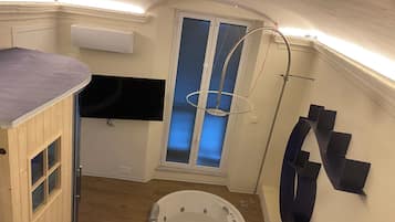 Presidential Apartment | Jetted bathtub