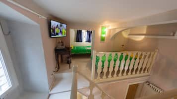 Habitación doble económica, baño privado | 1 habitación, ropa de cama de alta calidad y edredón