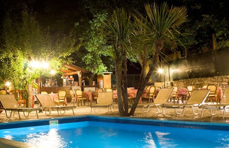 Seasonal outdoor pool, pool umbrellas, sun loungers