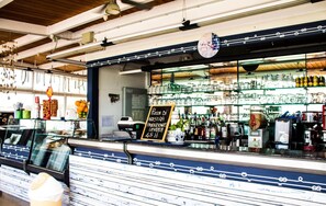 Bar (on property) - Hotel Caravel (Fano)