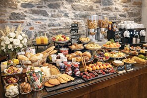 Desayuno bufé gratuito y diario