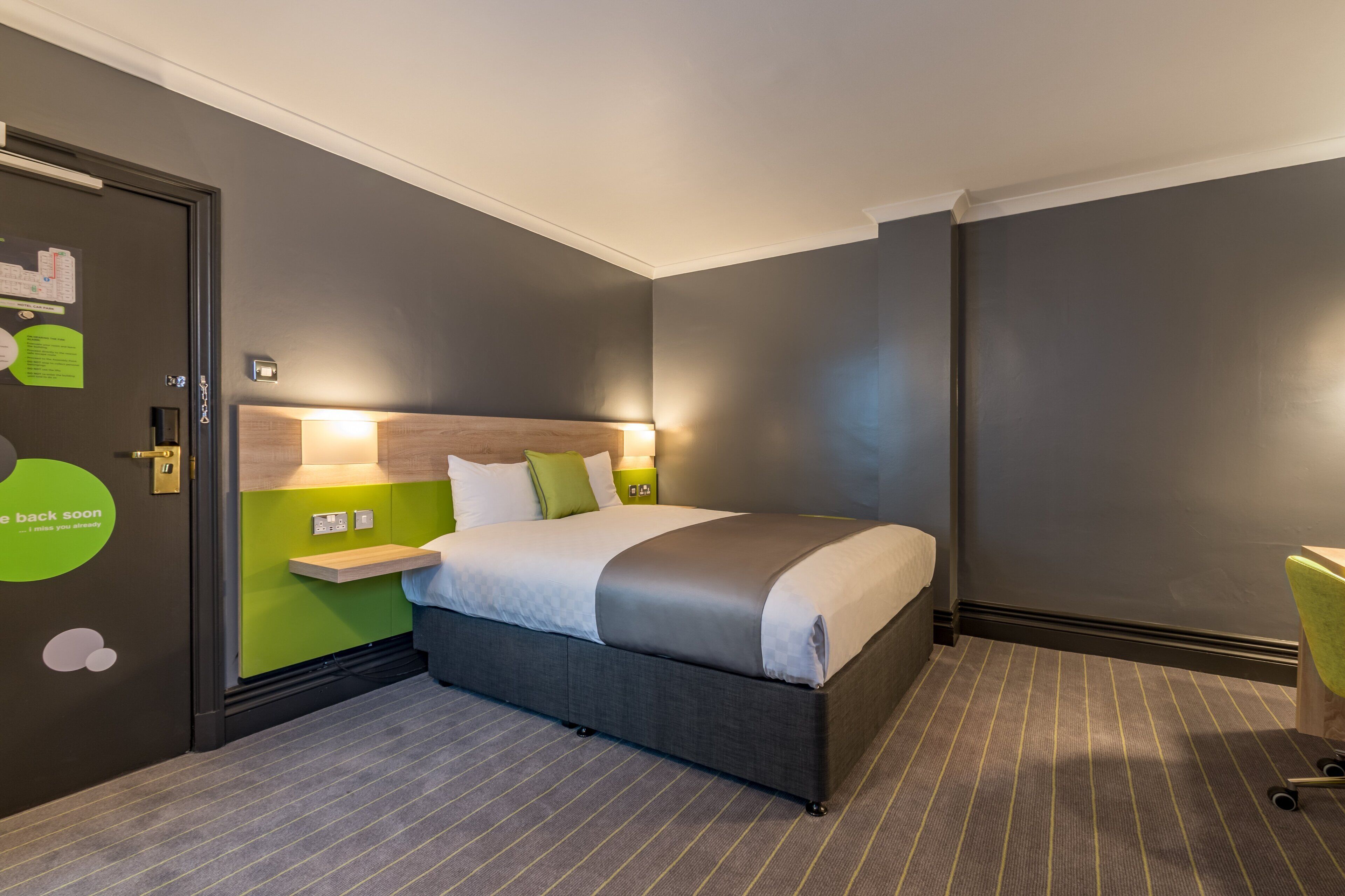 standard double room, 1 double bed | 1 bedroom, in-room safe, desk, laptop workspace