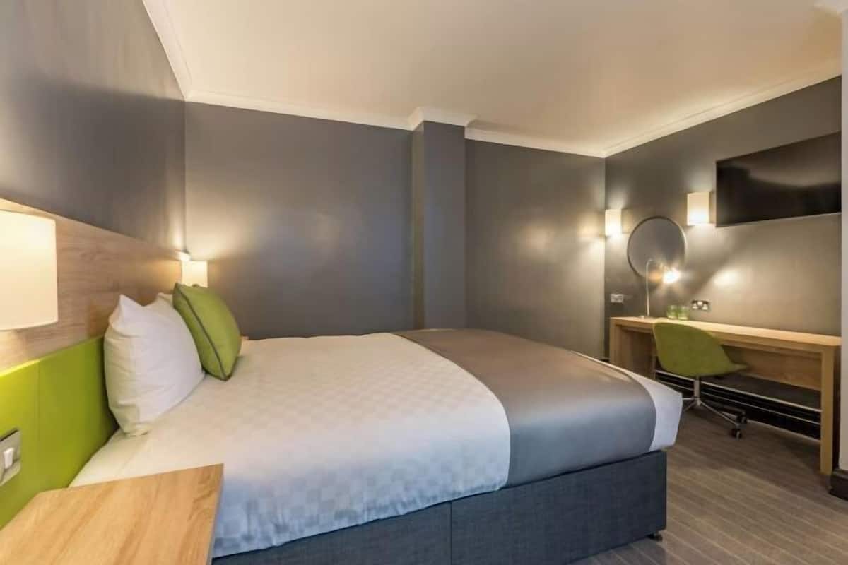 In-room safe, desk, laptop workspace, blackout drapes