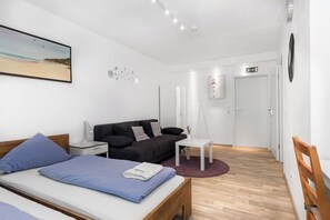 Habitació doble estàndard, bany privat | 1 dormitori, escriptori, planxa i posts de planxar i wifi gratuïta 