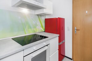 Tweepersoonskamer, gemeenschappelijke badkamer (Kitchen) | Privékeuken