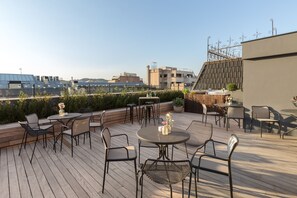 Bar junto a la piscina