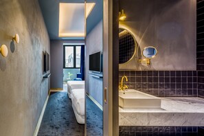 Deluxe Double or Twin Room | Minibar, in-room safe, blackout drapes, soundproofing - Room Mate Collection Gerard, Barcelona (Barcelona)