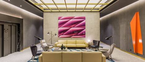 Coin salon dans le hall