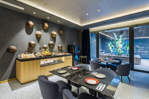 Daily buffet breakfast (EUR 16.95 per person) - Room Mate Collection Gerard, Barcelona (Barcelona)