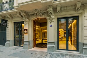 Property entrance - Room Mate Collection Gerard, Barcelona (Barcelona)