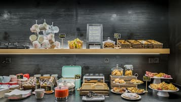 Desayuno buffet (EUR 16.95 por persona)