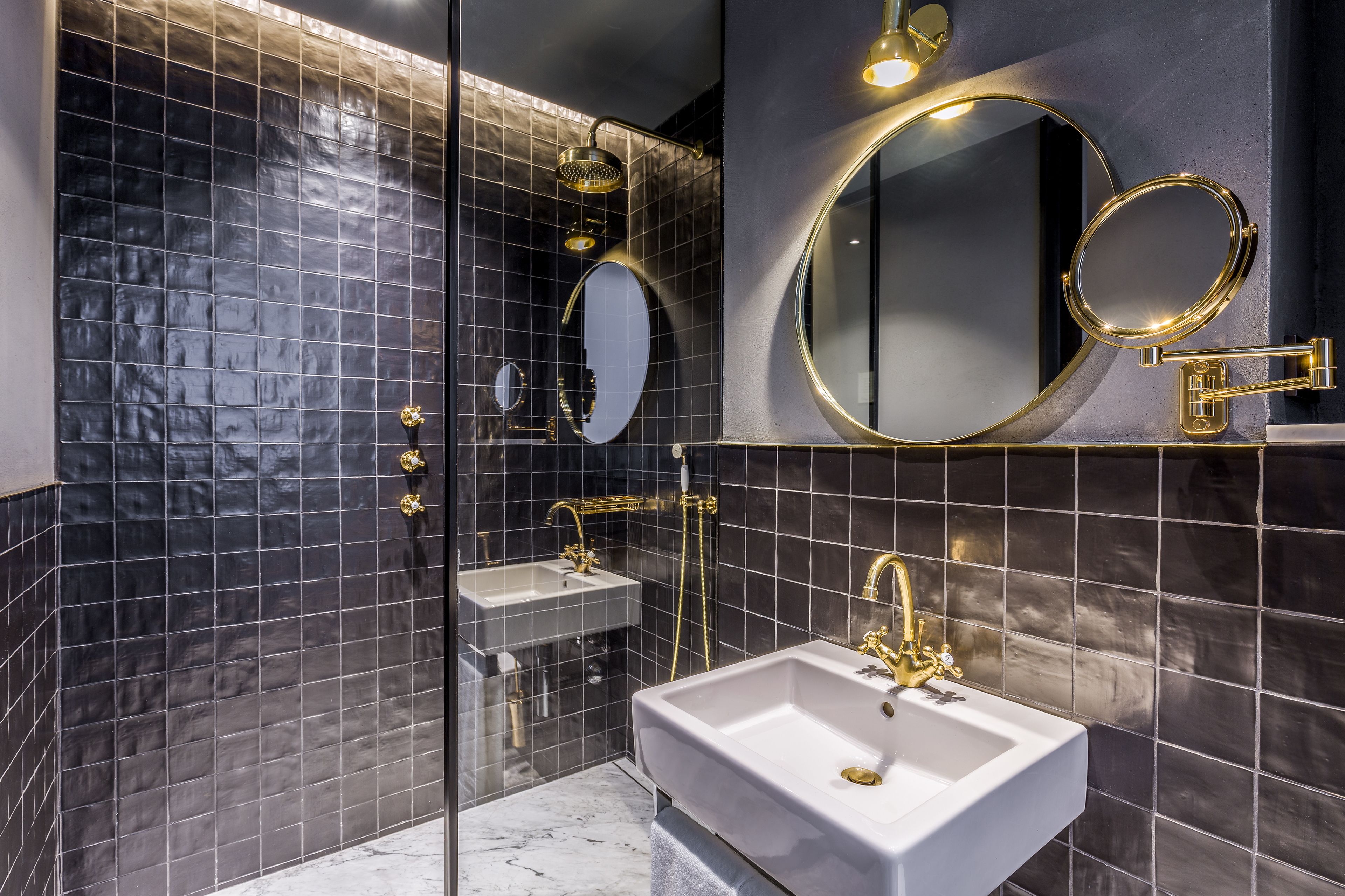 eco-friendly toiletries, hair dryer, towels