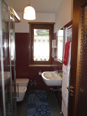 Bathroom - Aosta Belvedere Apartment (Aosta)