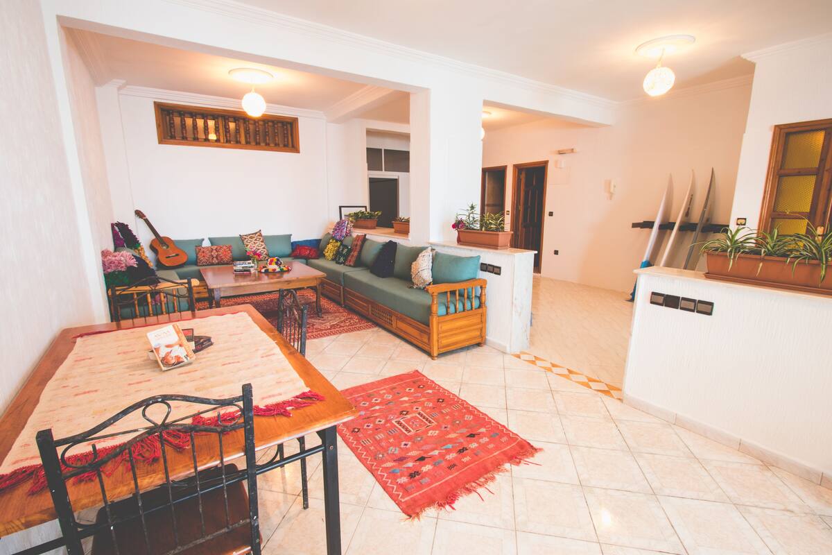 Basic Apartment, 3 Bedrooms, Ocean View | Living area