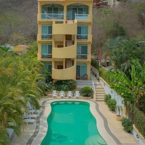 Front of property - Hotel Bungalows Arena Dorada - Adults Only (Zihuatanejo)