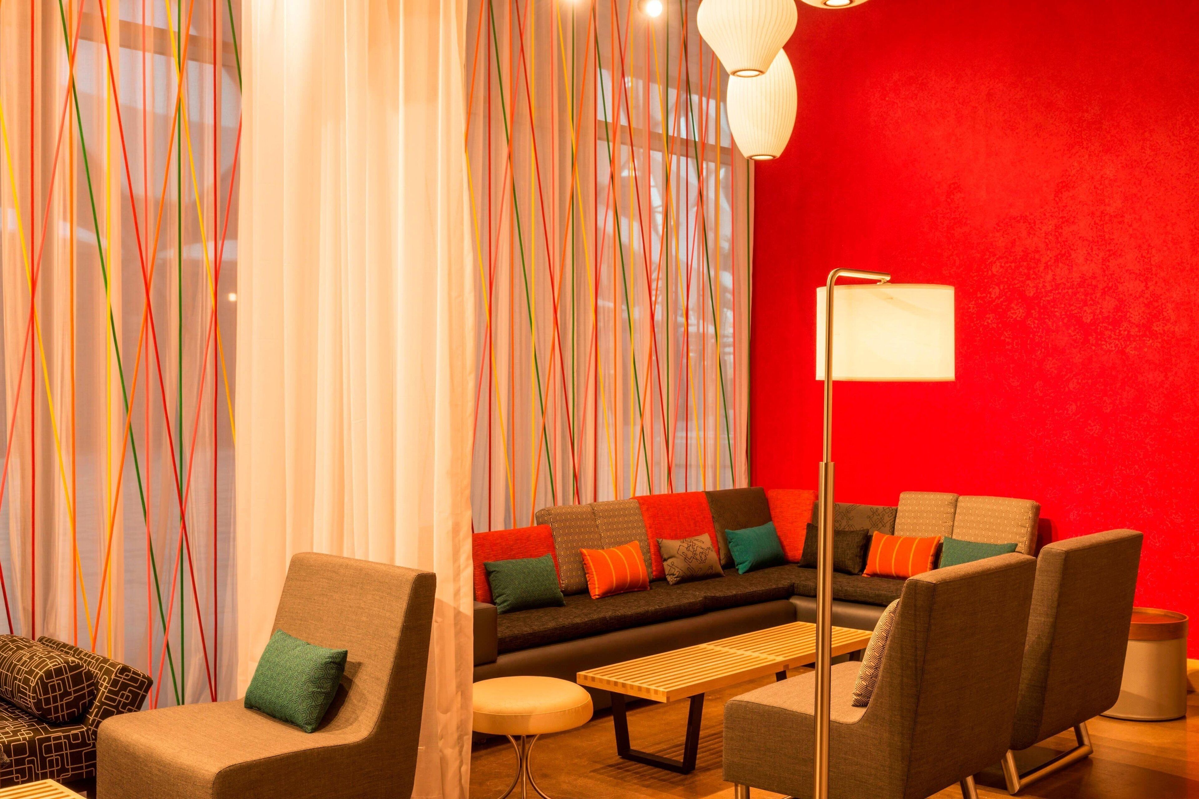 2 bars/lounges, cocktail bar, rooftop bar