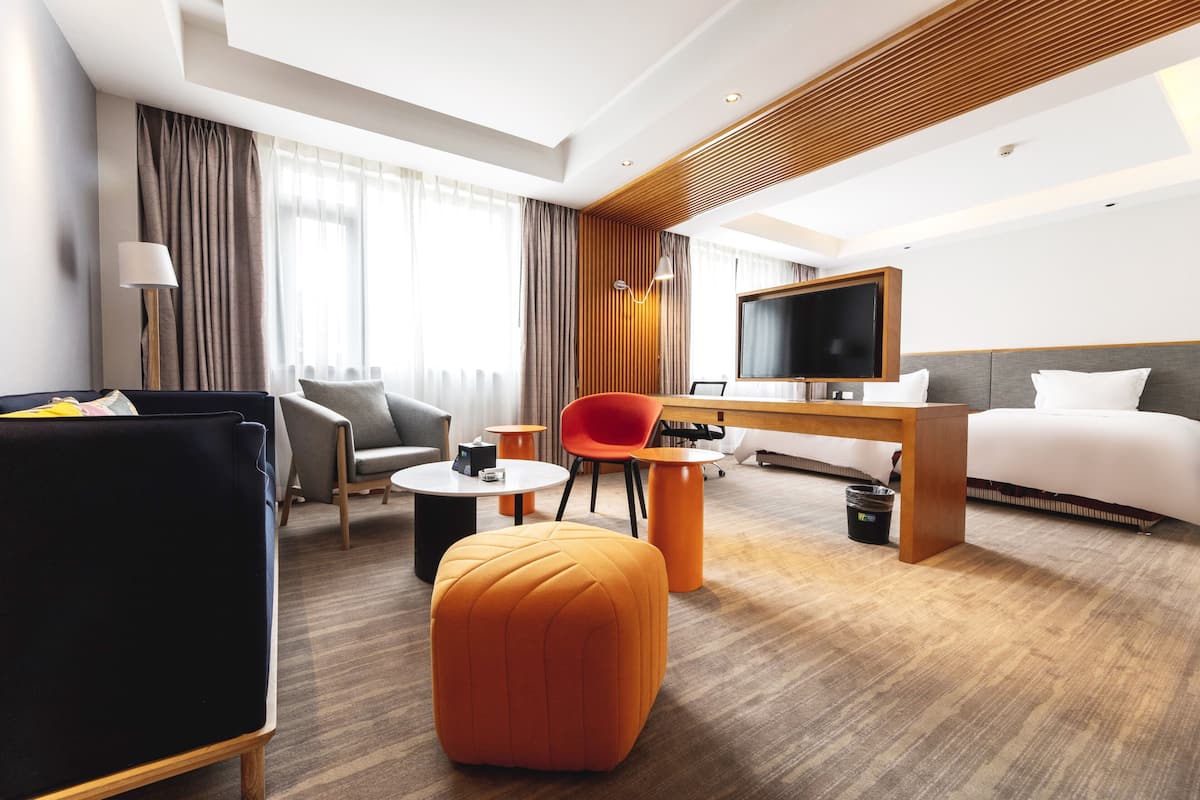 In-room safe, desk, soundproofing, iron/ironing board