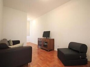 Standard Apartment, 2 Bedrooms | Living room - GoHouse Domingos 801 (Rio de Janeiro)