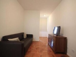 Standard Apartment, 2 Bedrooms | Living room - GoHouse Domingos 801 (Rio de Janeiro)