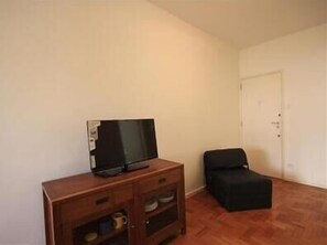 Apartamento standard, 2 quartos | Área de estar