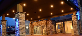 Holiday Inn Express & Suites Pittsburgh - Monroeville by IHG