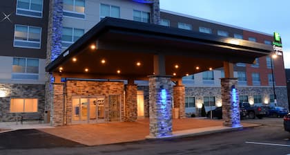 Holiday Inn Express & Suites Pittsburgh - Monroeville by IHG