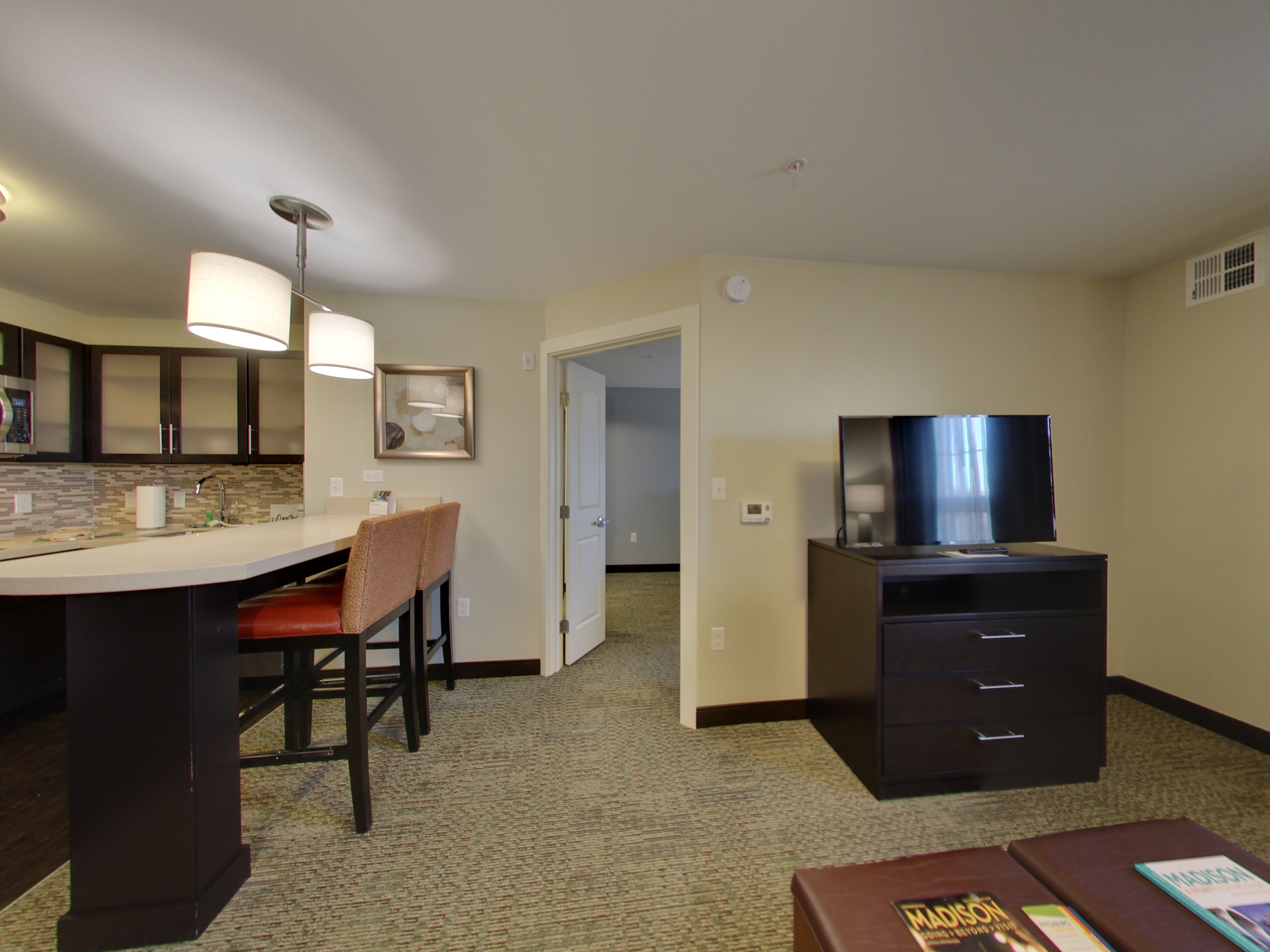 suite, 1 king bed | 1 bedroom, premium bedding, pillow-top beds, desk