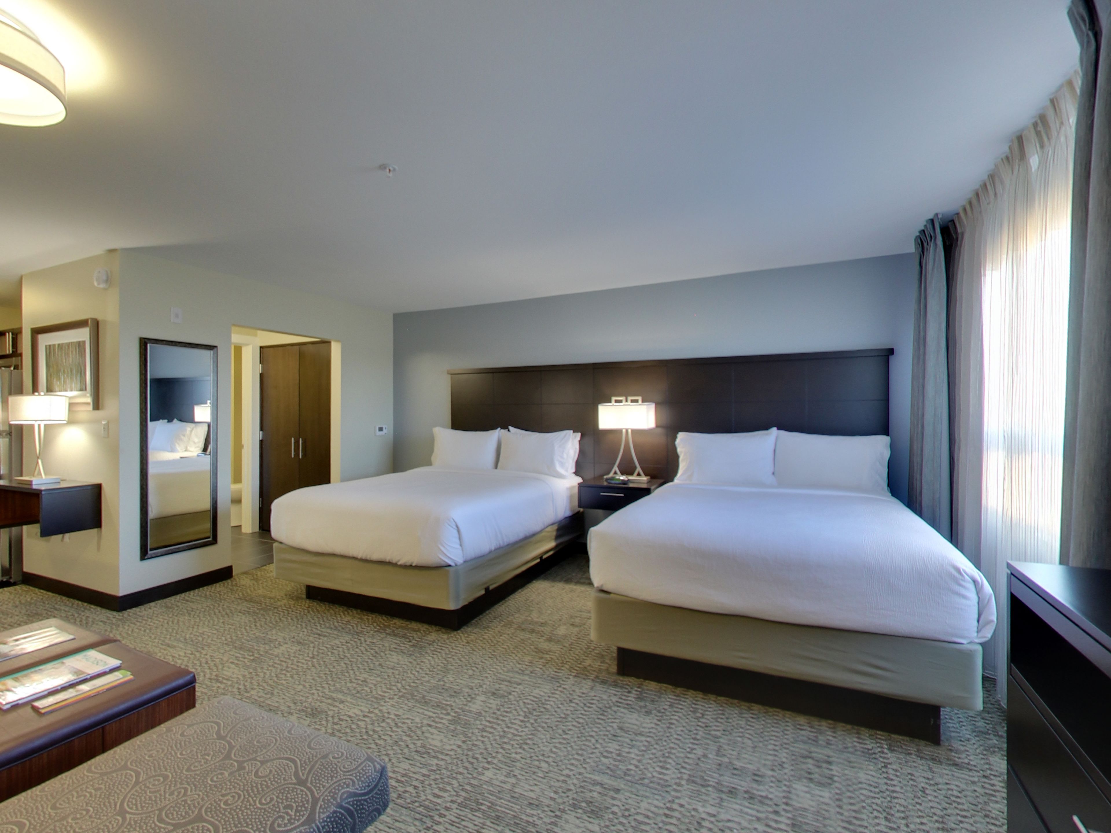 1 bedroom, premium bedding, pillow-top beds, desk