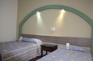 Estandar B, Non Smoking | Individually furnished, free WiFi, bed sheets